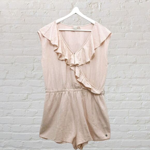 Roxy Cool Your Heart Romper 10 Blush Pink Swiss Dot Ruffle Tie Waist Shorts - Picture 2 of 15